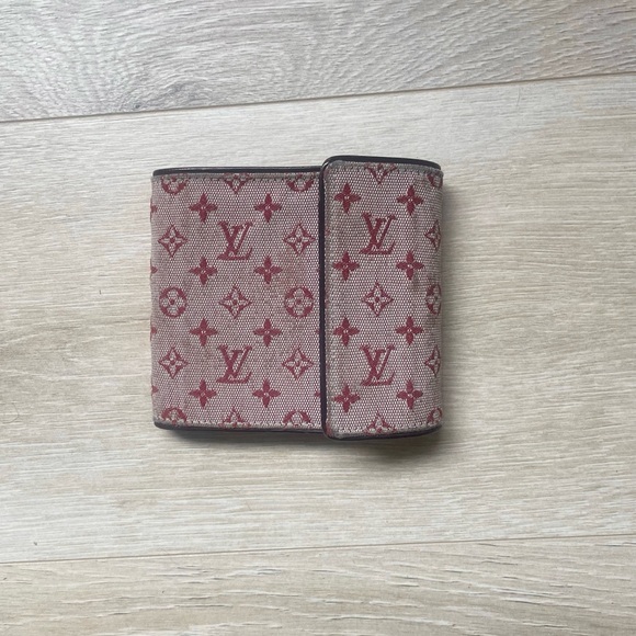 Louis Vuitton Handbags - Louis Vuitton Burgundy Monogram Wallet 🤍